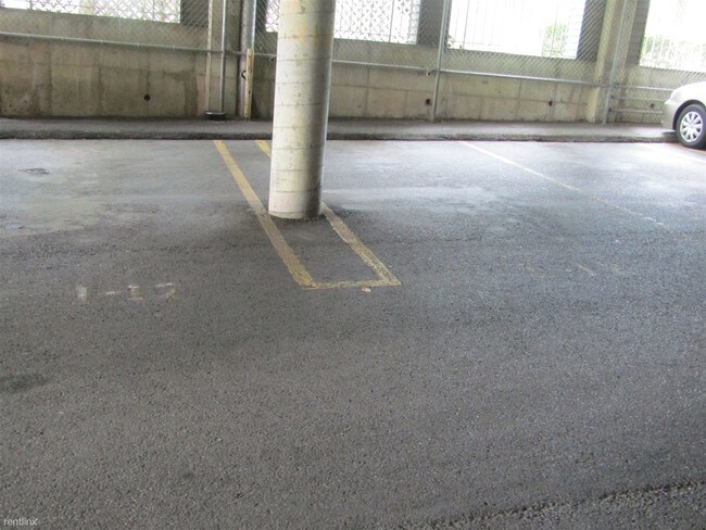 Building Photo - 3 br, 2 bath Condo - Greenwich Ave Condo