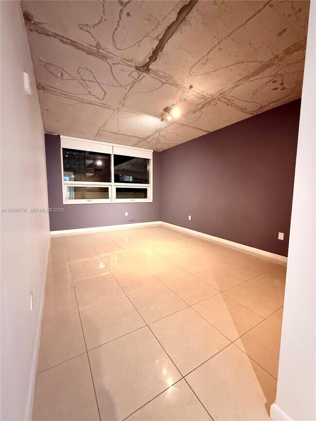 Building Photo - 3250 NE 1st Ave