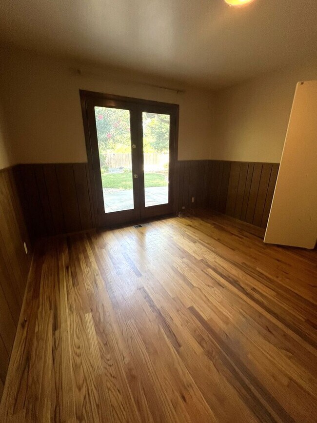 Building Photo - Immaculate 3/2 Near Big Chico Creek-Must See!