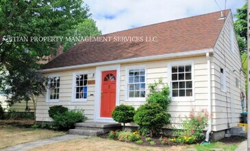 Building Photo - Beautiful 3BR/2BA Home in NE Portland | 1,600 Sq Ft | Private Fenced Yard | W/D Included