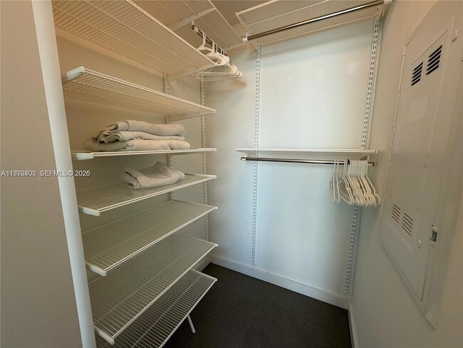 Building Photo - 501 NE 31st St