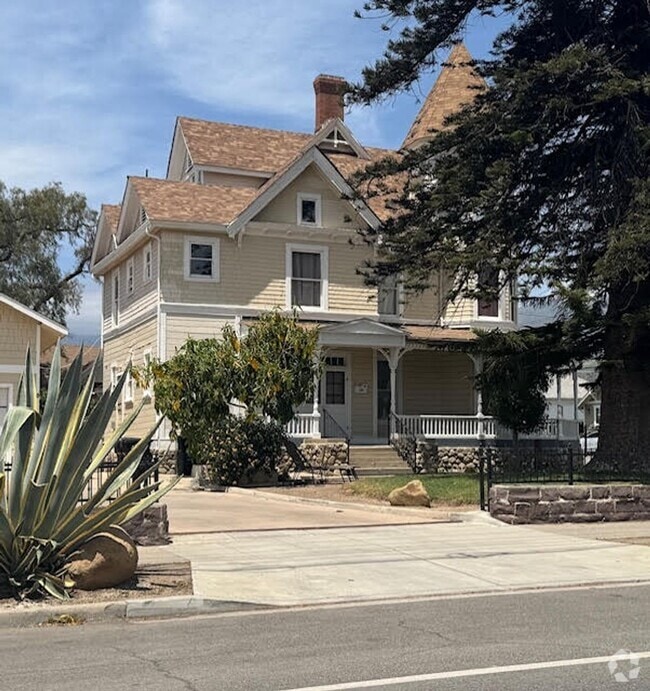 Building Photo - Golden Sails Property Group LLC -933 E. Sa...