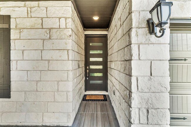 Building Photo - 1304 Brescia Walk