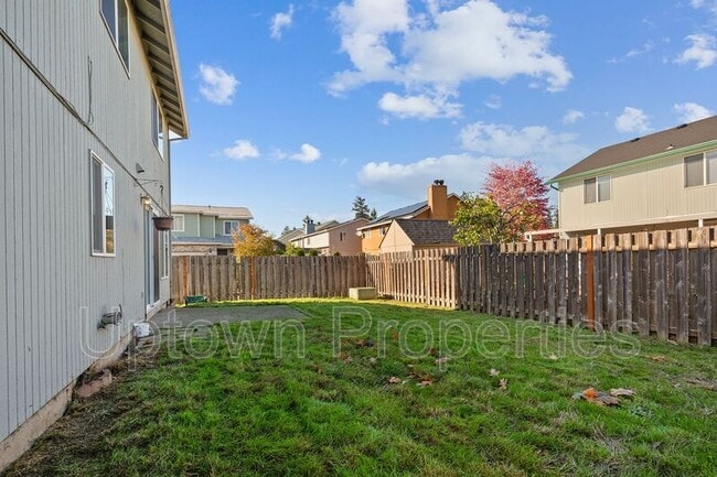 Building Photo - 978 SW 208th Pl