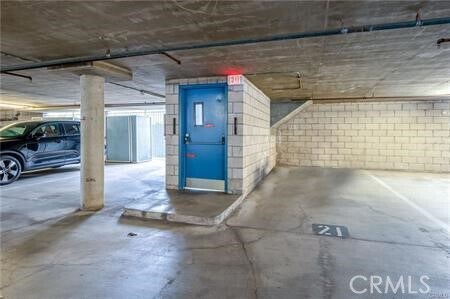 Building Photo - 211 S Redwood Ave