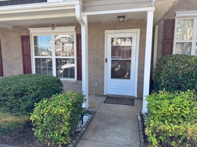Building Photo - Wonderful townhome in Perfect Location