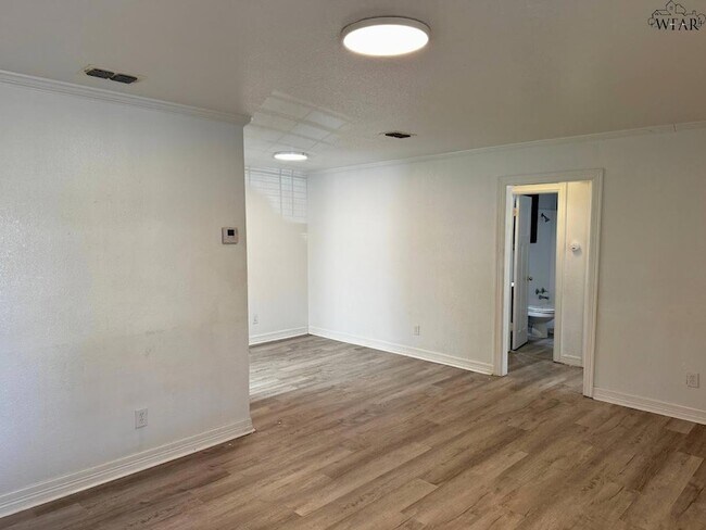 Building Photo - 1604 Blonde St