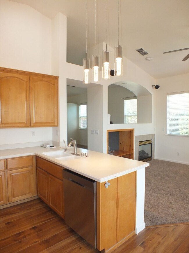 Building Photo - 3/2 Folsom Broadstone Village with outdoor...