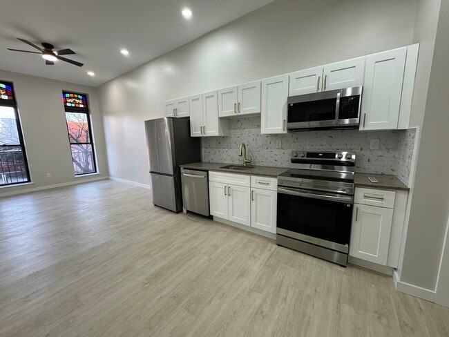 Building Photo - 2416 N Charles St