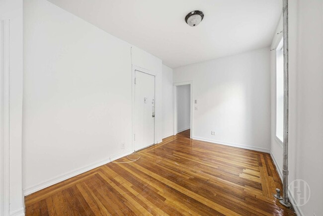 Building Photo - 29 E 17th St