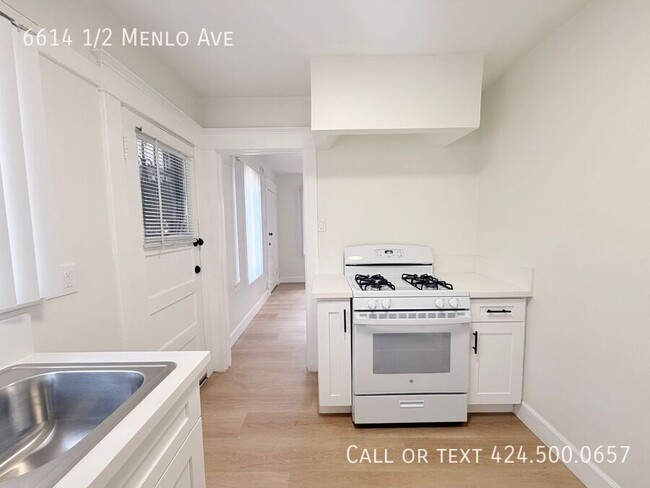 Building Photo - 6614 1/2 Menlo Ave-