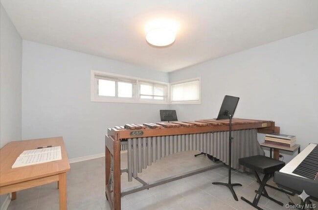 Building Photo - 43 Flagstone Ln