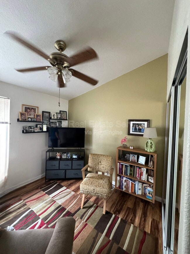 Building Photo - 580 Silverbrook Dr