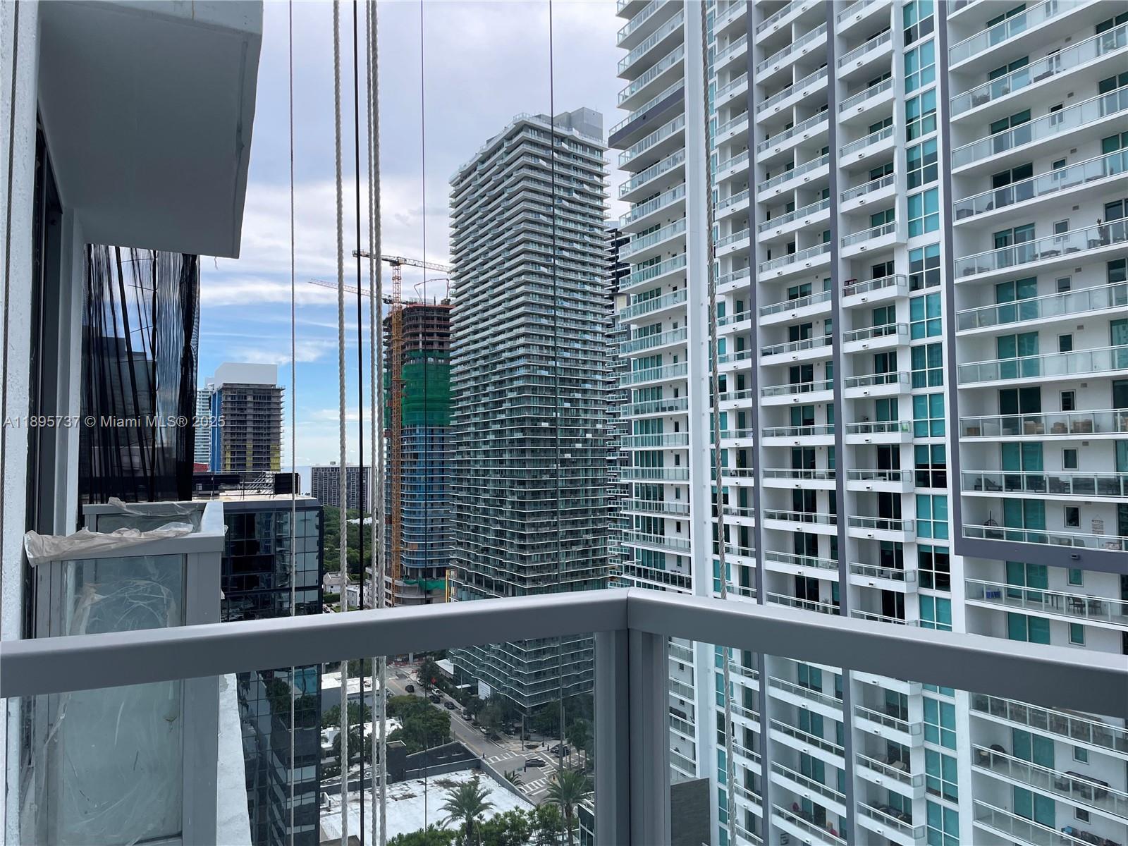 Building Photo - 1060 Brickell Ave