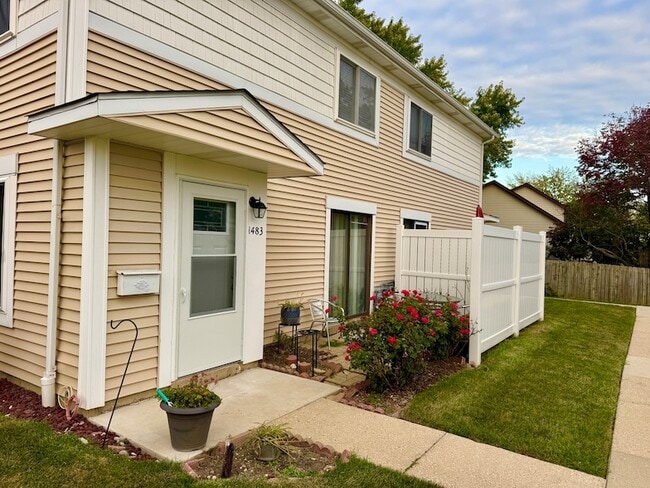 Primary Photo - 1483 Cornell Ct