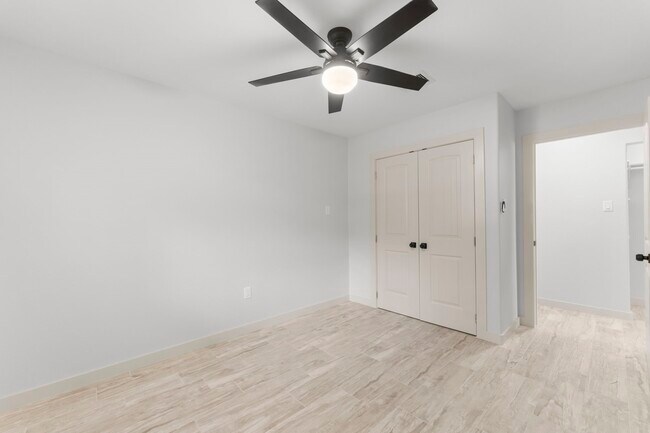 Building Photo - 5 Canyon Oak Pl