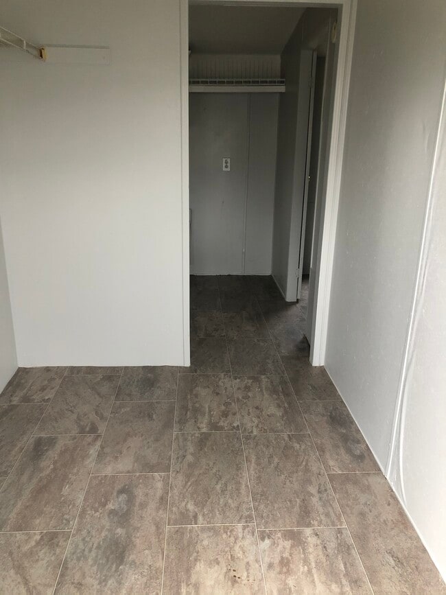 Building Photo - 203 Martin St