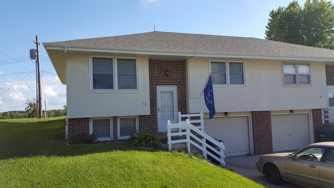 Building Photo - 712 Erin Place