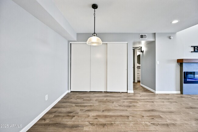 Building Photo - 6480 N 82nd St