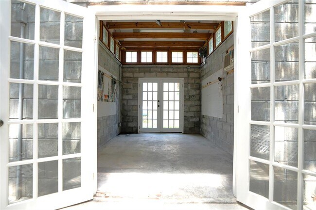 Building Photo - 1620 Knox St