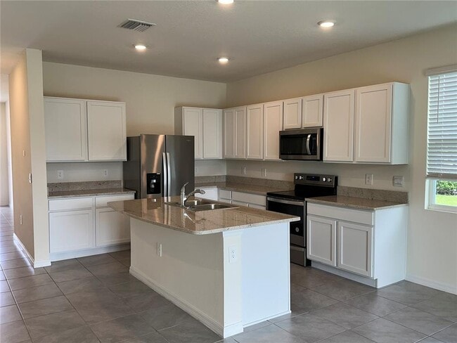 Building Photo - 8813 Milestone Dr