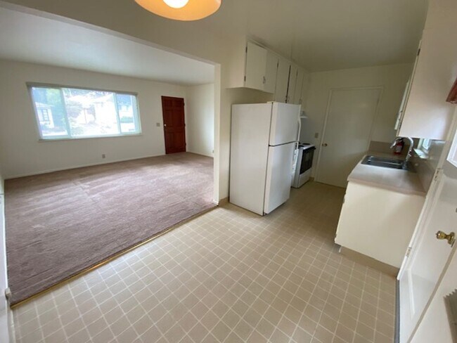 Building Photo - 306 Lobos Ave