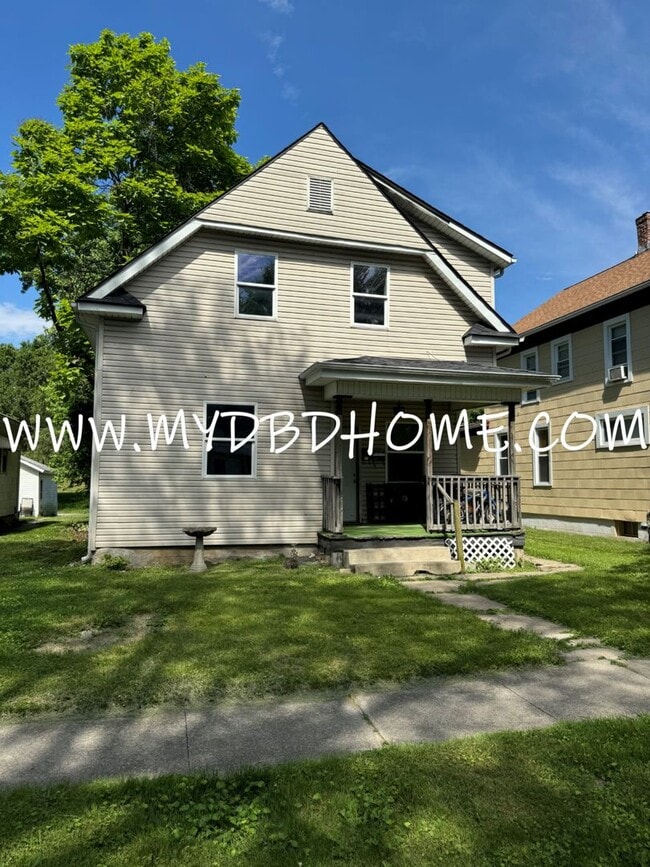 Primary Photo - 429 Perry Ave