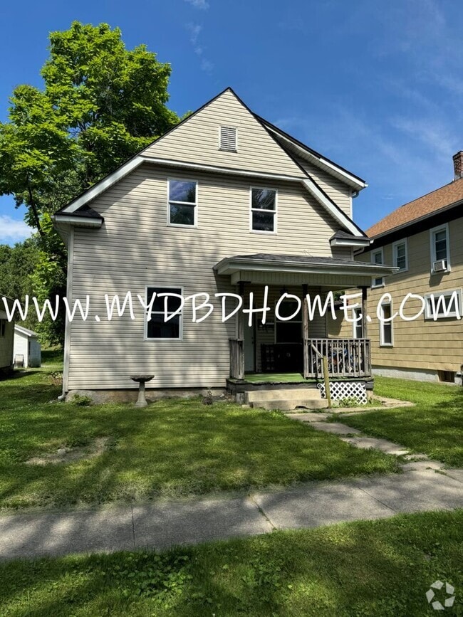 Building Photo - 429 Perry Ave