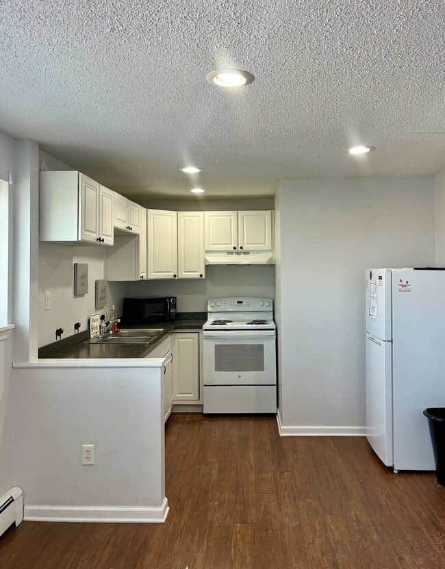 Floorplan - Holiday Meadows Apartments