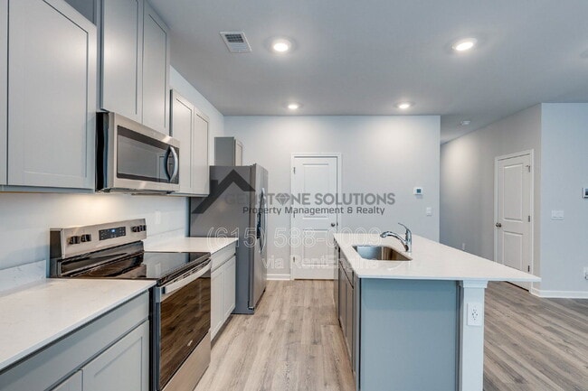 Building Photo - 4208 Oswin Dr