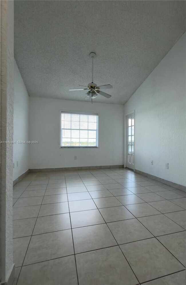 Building Photo - 2803 N Oakland Forest Dr