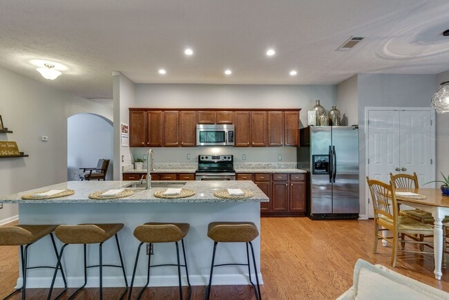 Building Photo - 3 Bed, 2 Bath One Level Home w/ Hardwood T...