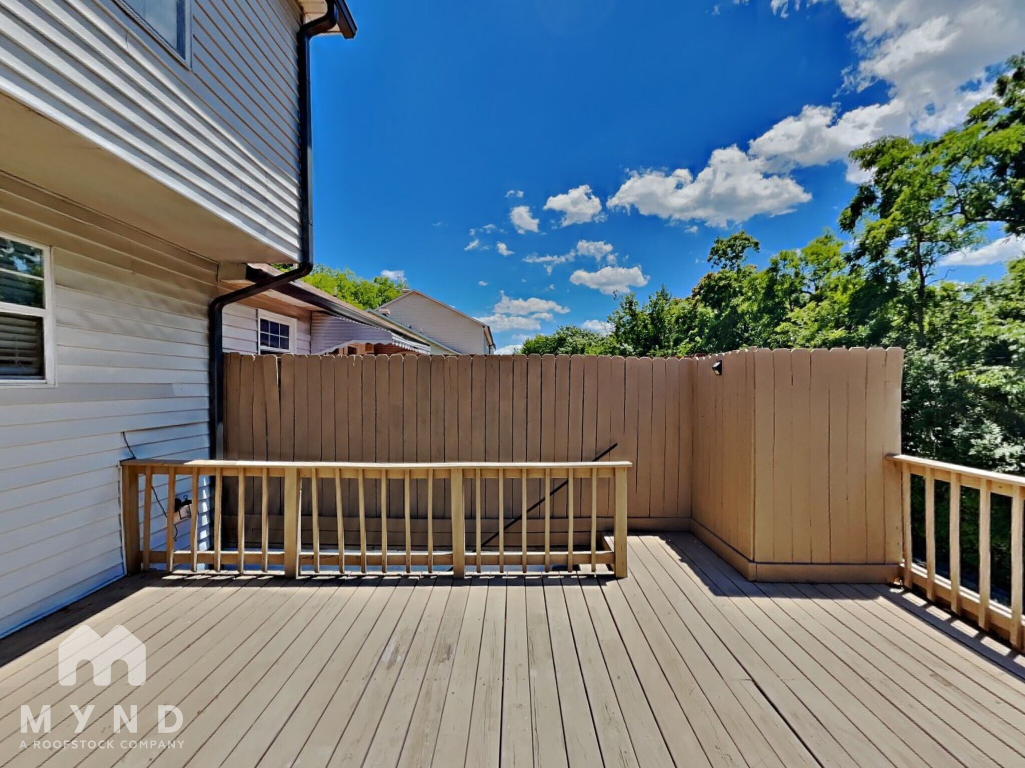 Building Photo - 383 Huntington Ridge Dr