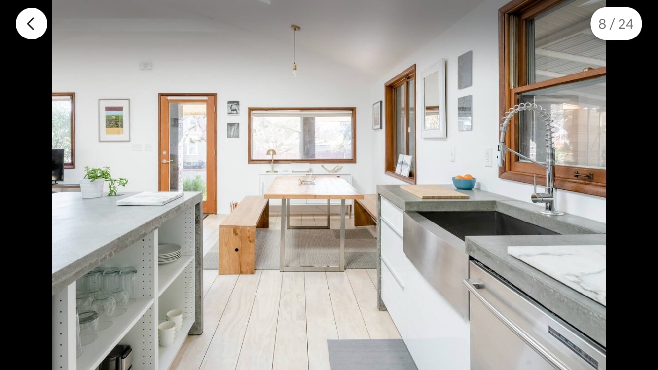 Building Photo - 4633 N Gantenbein Ave