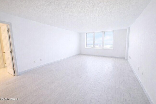 Building Photo - 3043 S Atlantic Ave