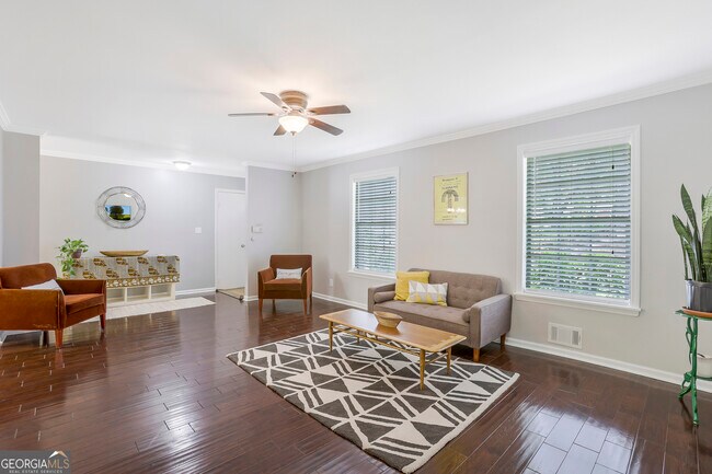 Building Photo - 3211 Flamingo Dr