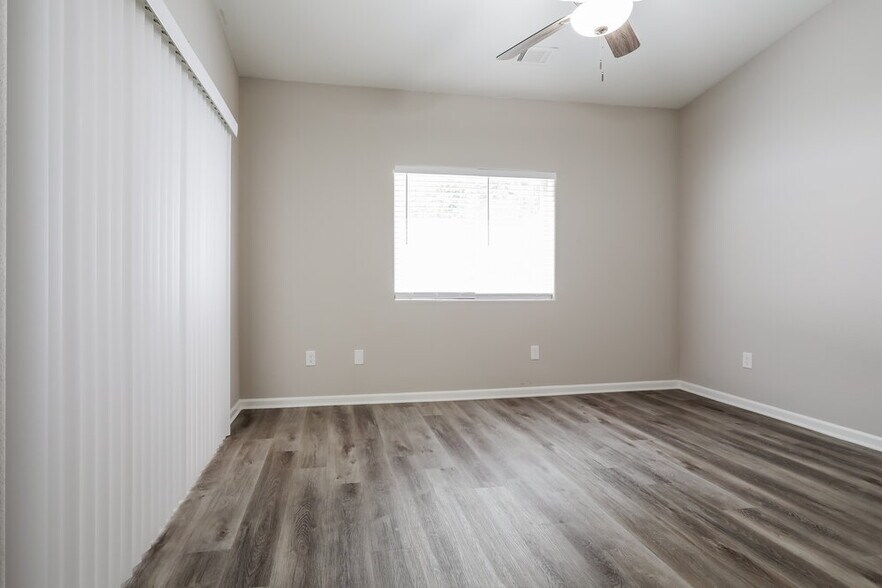 Building Photo - 106 Garden Walk