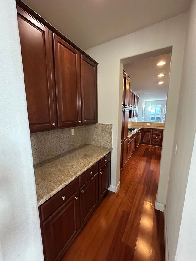 Building Photo - Beaitiful 4 Bedroom, 2.5 Bath Mountain Hou...