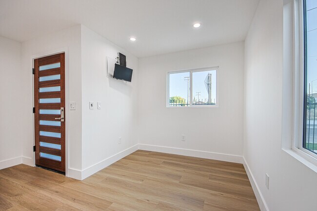 Building Photo - 4573 Triggs St