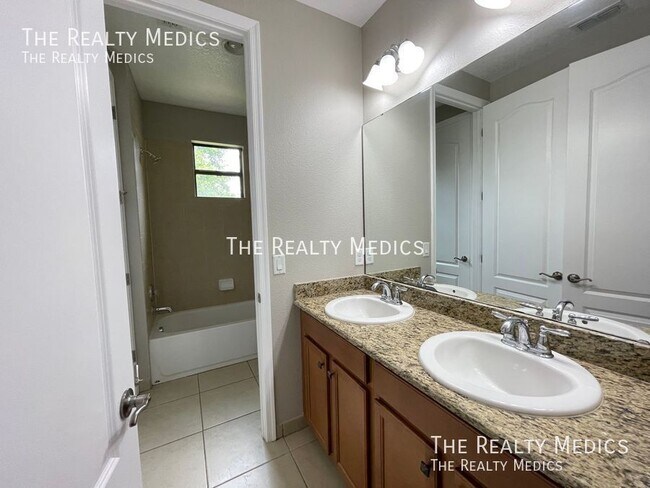 Building Photo - 8422 Kelsall Dr