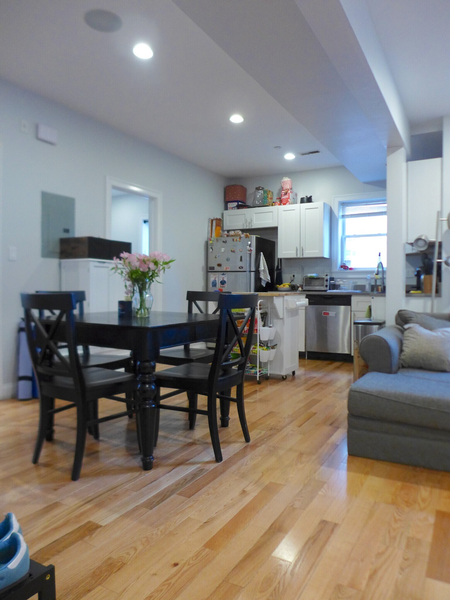 Building Photo - 725 Parker St