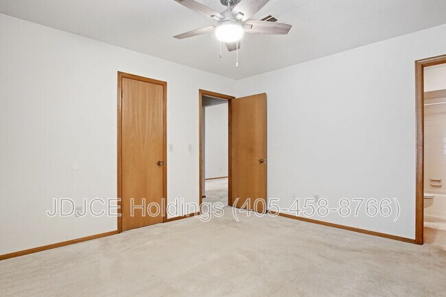 Building Photo - 431 W Curtis Dr