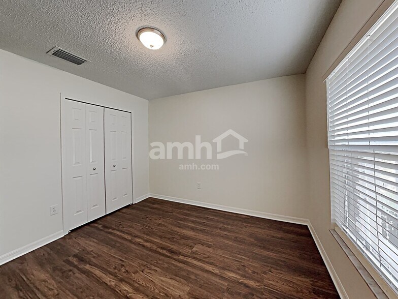 Building Photo - 4417 Country Hills Blvd