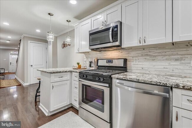 Building Photo - 320 Albemarle St