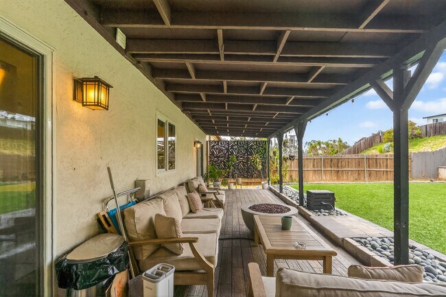 Building Photo - 976 Di Marino St