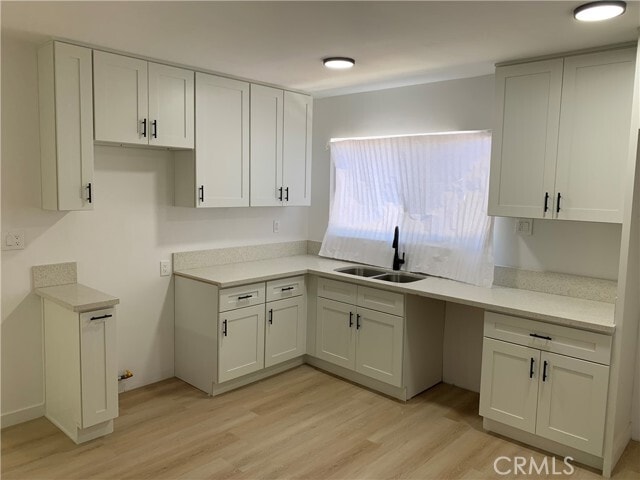Building Photo - 1211 W 40th Pl