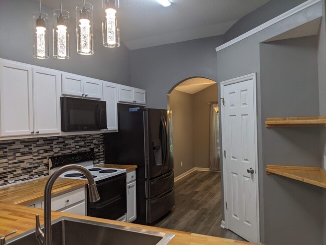 Building Photo - 408 Patriot Pl