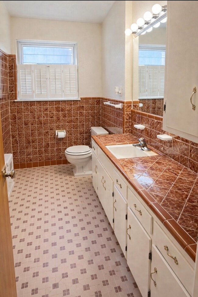 Building Photo - 6822 Neff St