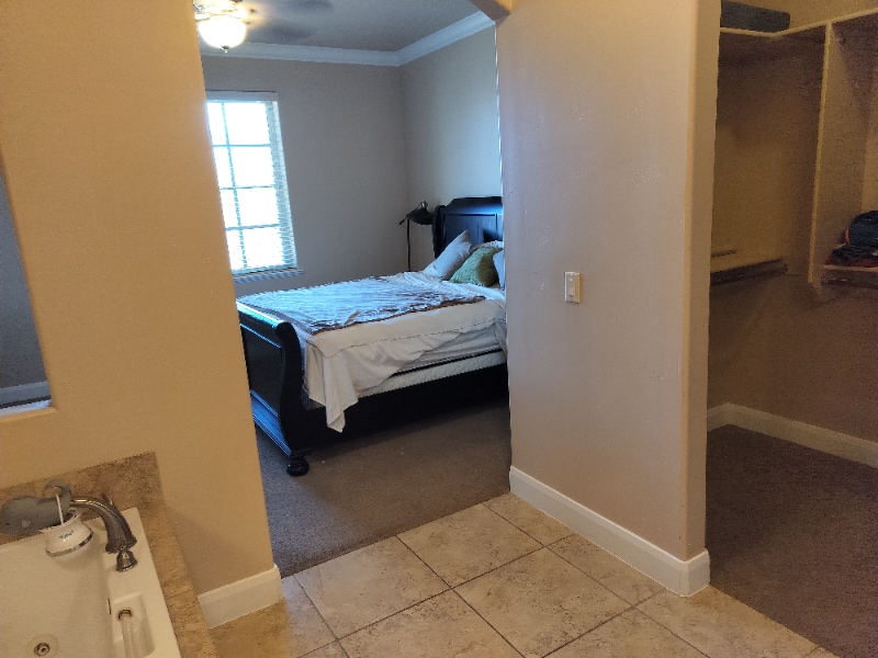 Building Photo - 810 S Dixie Dr