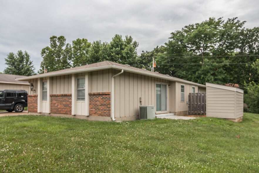 Building Photo - 811 Dondee Dr